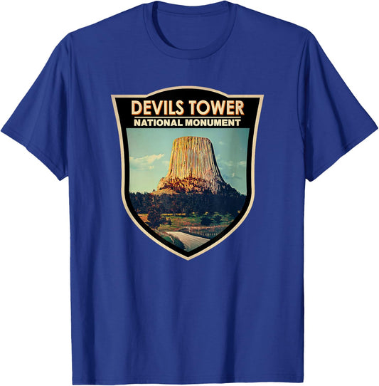 Devils Tower National Monument Wyoming Watercolor Badge T-Shirt - T-Shirt | Royal